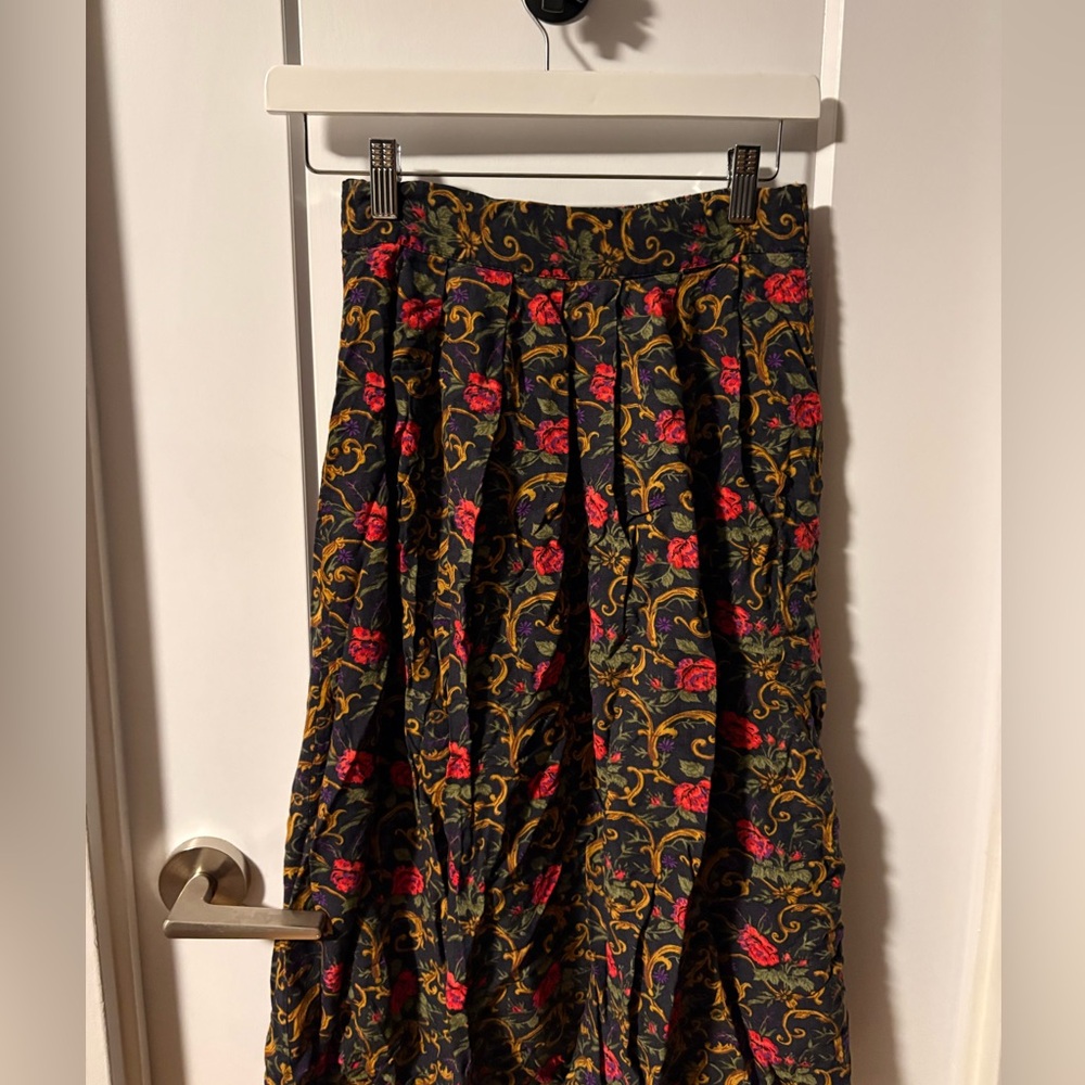Vintage Floral Patterned Skirt